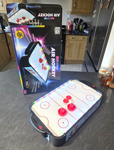 Tabletop air hockey - air, table